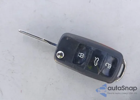 2014 Volkswagen Passat 1.8T Wolfsburg Edition z USA, uszkodzony, nr VIN 1VWAT7A39EC055174